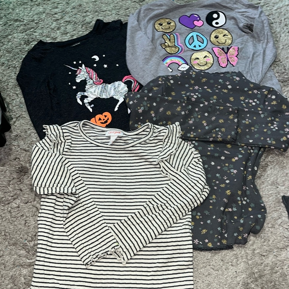 Bundle of 4t tops!!!